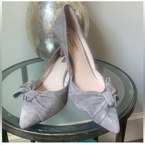 Gorgeous, Louse et Cie Suede Grey with Top Bow Accent size 9 Pumps barely worn!